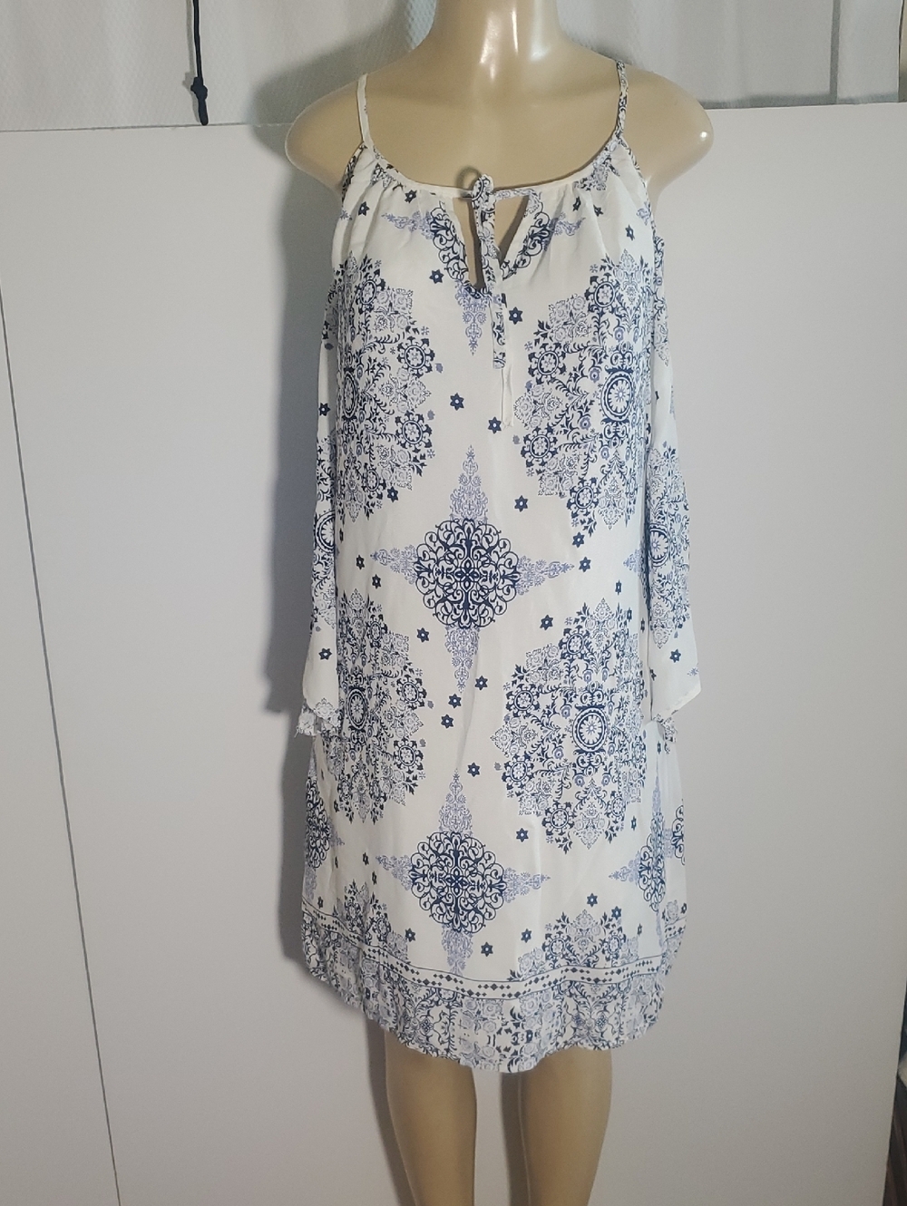 NWT VASNA BLUE COLD SHOULDER DRESS W/BELL SLEEVES White And Blue Size L
